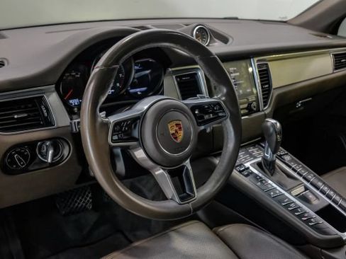 Used 2018 Porsche Macan Sport Edition AWD/4WD image 23
