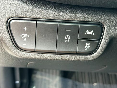 Used 2023 Kia Seltos SX image 32