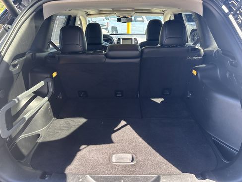 Used 2017 Jeep Cherokee High Altitude w/ Luxury Group FWD image 6