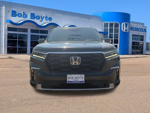 Used 2023 Honda Pilot Touring image 2