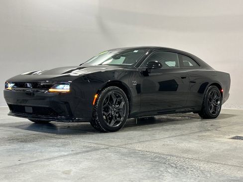 Used 2025 Dodge Charger R/T w/ Quick Order Package 25M R/T image 2