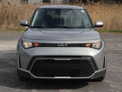 Used 2023 Kia Soul LX w/ Option Group 015 image 2