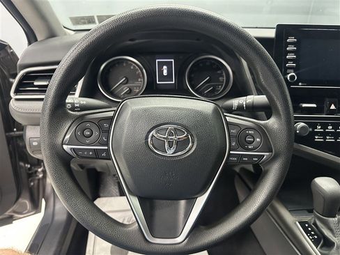 Used 2021 Toyota Camry LE image 21
