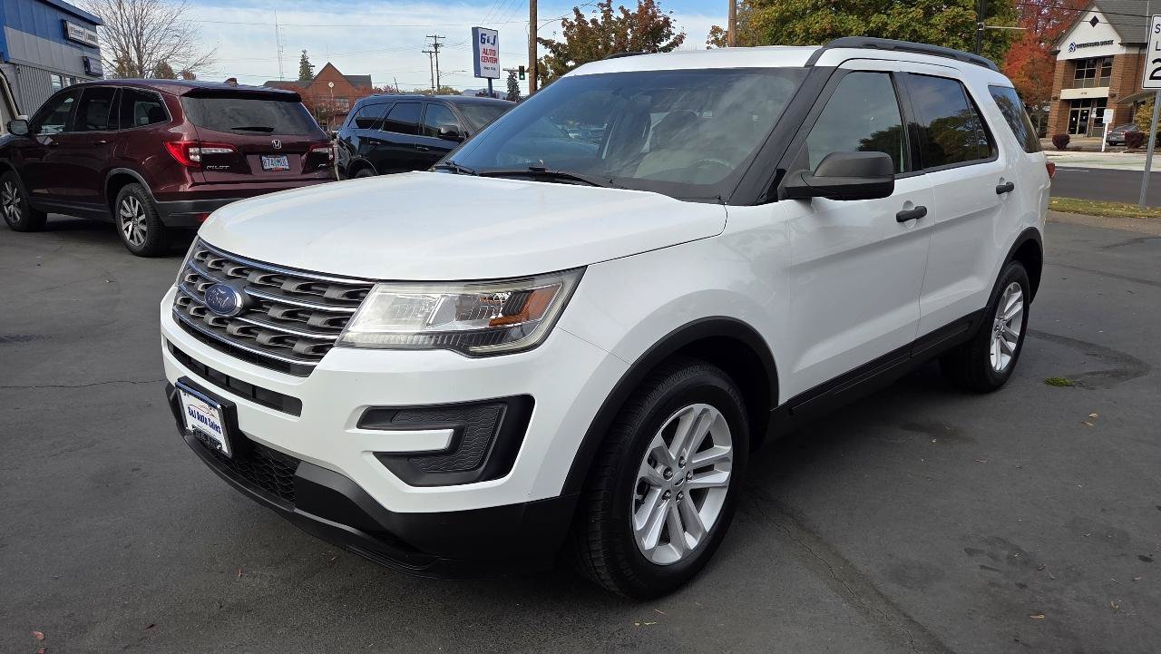 Used 2017 Ford Explorer 4WD image 2