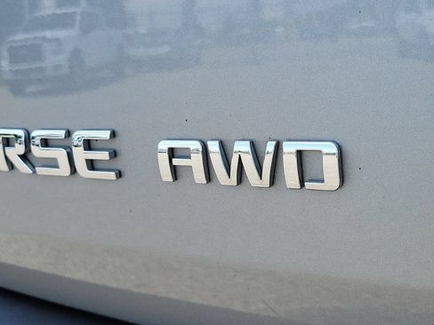 Used 2023 Chevrolet Traverse LT AWD/4WD image 7