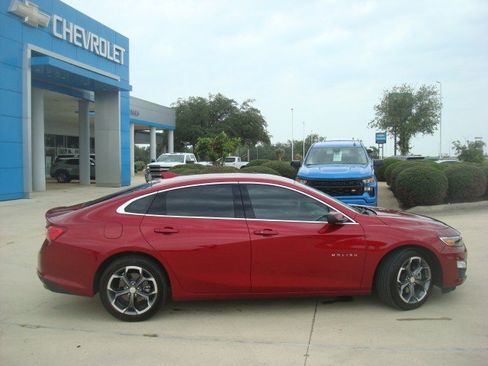 Used 2025 Chevrolet Malibu LT FWD image 8