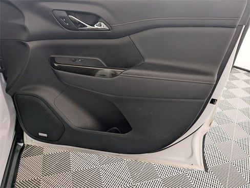 Used 2023 GMC Acadia AT4 w/ Technology Package image 37