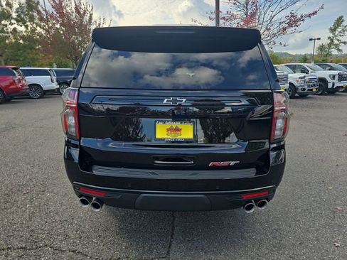 Certified 2024 Chevrolet Suburban RST image 5