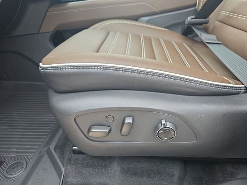 New 2026 GMC Acadia Denali Ultimate w/ LPO, Floor Liner Package image 30