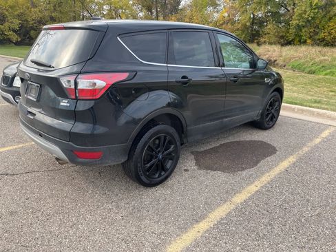 Used 2017 Ford Escape SE image 15
