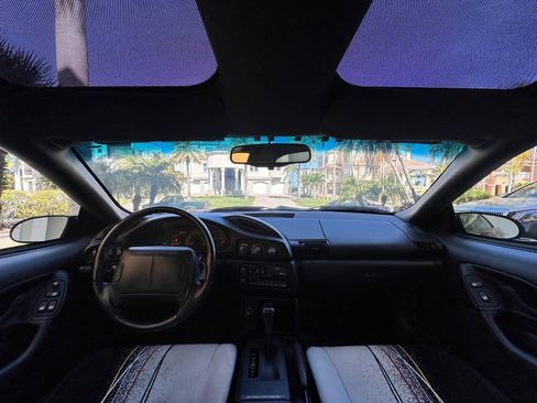 Used 1993 Chevrolet Camaro Z28 RWD image 11