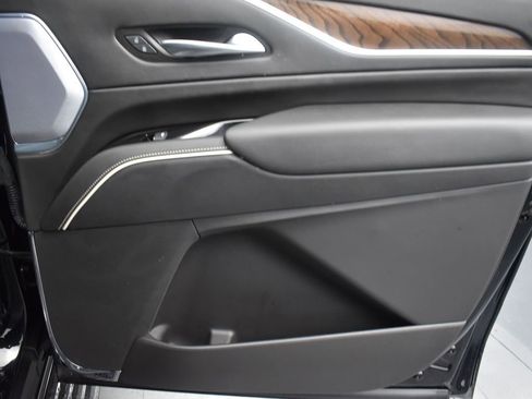 Certified 2023 Cadillac Escalade ESV Sport Platinum w/ LPO, ONYX Package image 33