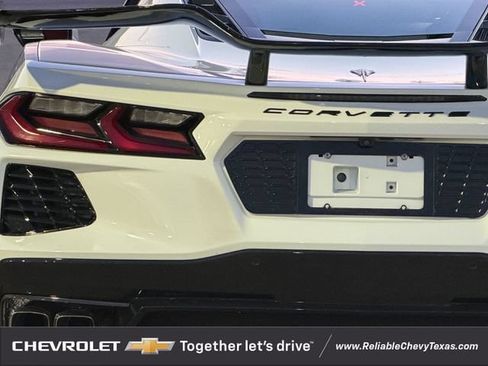 Used 2023 Chevrolet Corvette Stingray Premium Cpe w/ Z51 Performance Package RWD image 9