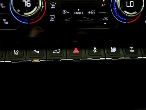 Used 2026 GMC Sierra 2500 AT4X image 24