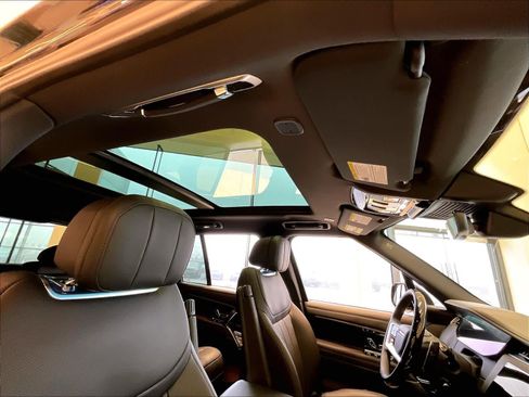 New 2025 Land Rover Range Rover SE image 27