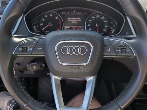 Used 2023 Audi Q5 2.0T Premium w/ Convenience Package image 11