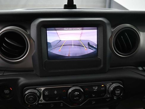 Used 2019 Jeep Wrangler Unlimited Sport S AWD/4WD image 8