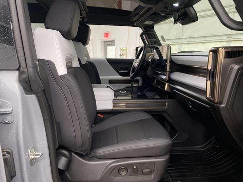 Used 2024 GMC Hummer EV 2X image 18