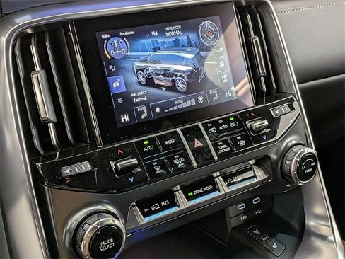 New 2025 Lexus LX 600 4WD w/ Premium Package image 28