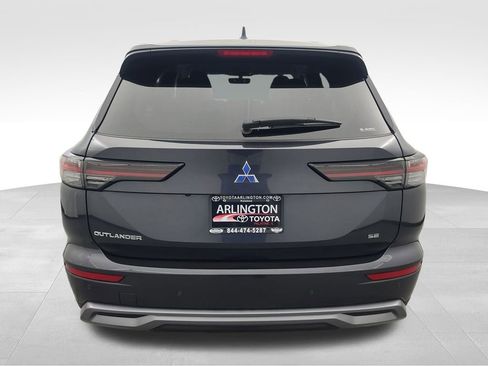 Used 2025 Mitsubishi Outlander SE image 5