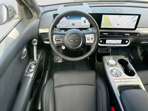 Used 2025 Genesis GV60 RWD image 23