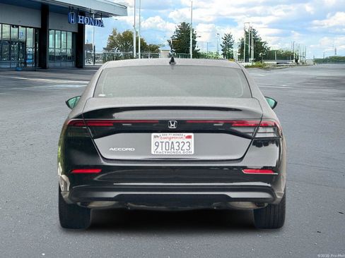 Certified 2025 Honda Accord SE image 7