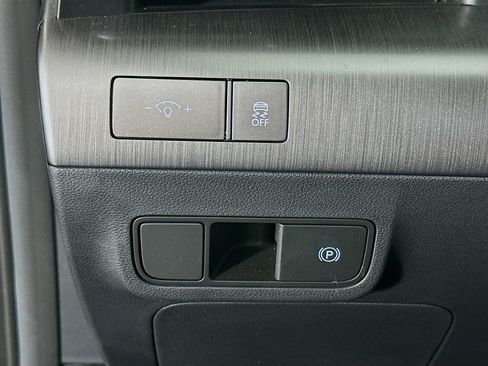 Used 2024 Hyundai Kona SEL FWD image 17