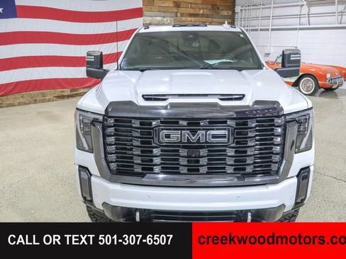 Used 2024 GMC Sierra 2500 Denali Ultimate AWD/4WD image 8