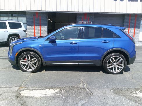 Used 2021 Cadillac XT4 Sport w/ Cold Weather Package AWD/4WD image 14