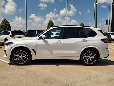 Used 2022 BMW X5 xDrive40i w/ M Sport Package AWD/4WD image 4