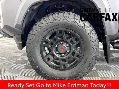 Certified 2020 Toyota Tacoma TRD Sport w/ Technology Package image 4