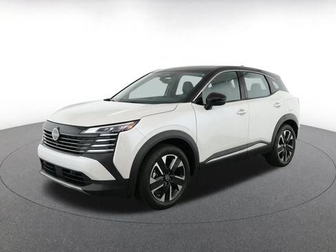 Used 2026 Nissan Kicks SV w/ Cold Weather Package AWD/4WD image 3