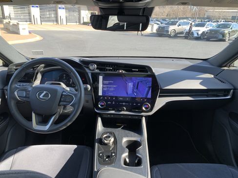 Used 2023 Lexus RZ 450e Premium image 30