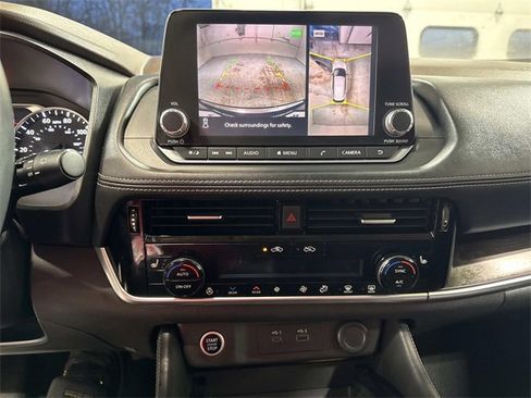 Used 2021 Nissan Rogue SL image 12