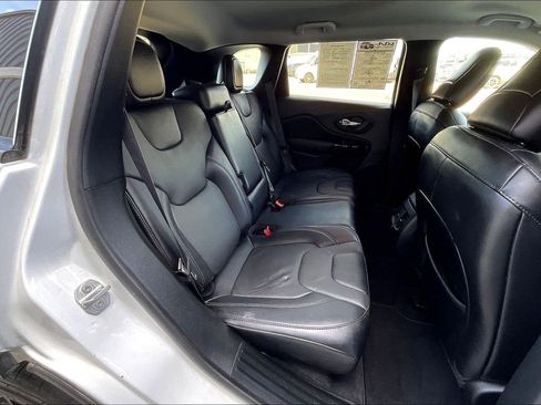 Used 2023 Jeep Cherokee Altitude Lux AWD/4WD image 26