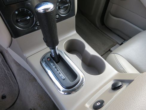 Used 2007 Ford Explorer XLT image 16