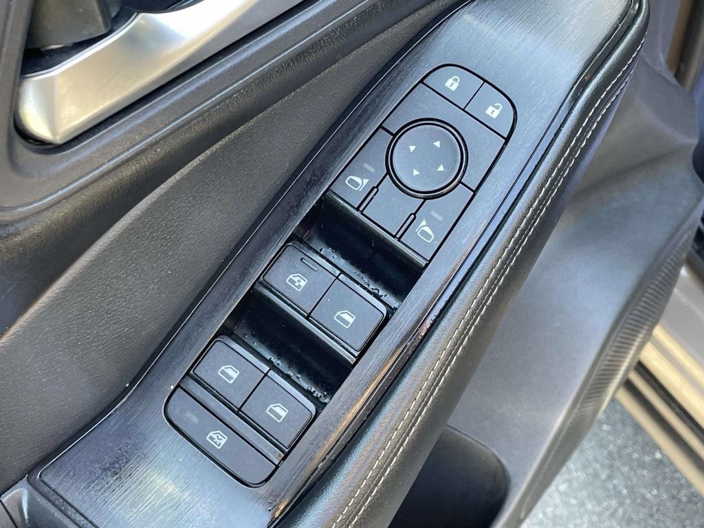 Used 2025 Nissan Rogue SV FWD image 15
