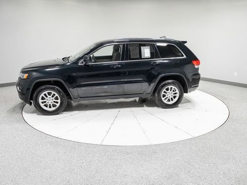 Used 2019 Jeep Grand Cherokee Laredo AWD/4WD image 34