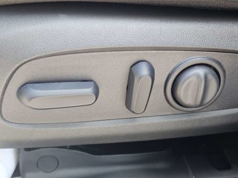 Used 2025 Buick Envista Sport Touring w/ Convenience I Package FWD image 20