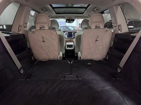 Used 2021 Volvo XC90 T6 Momentum w/ Climate Package image 23