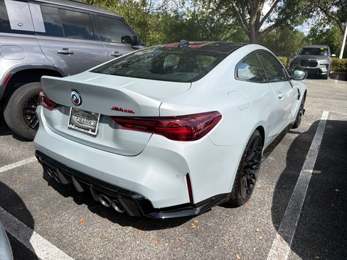 Used 2023 BMW M4 CSL RWD image 2
