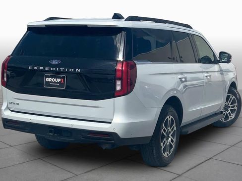 Used 2025 Ford Expedition Active AWD/4WD image 13