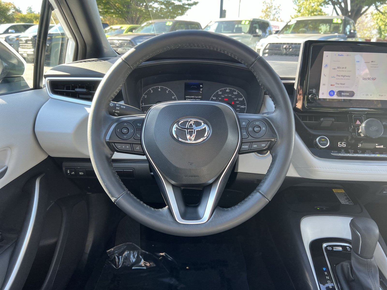 Used 2024 Toyota Corolla SE w/ SE Premium Package FWD image 15