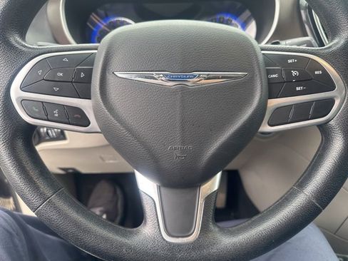 Used 2021 Chrysler Voyager Lxi image 18