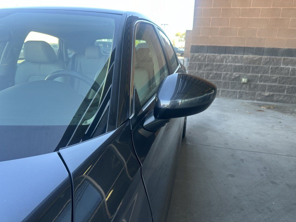 Used 2024 Honda Civic EX-L image 11