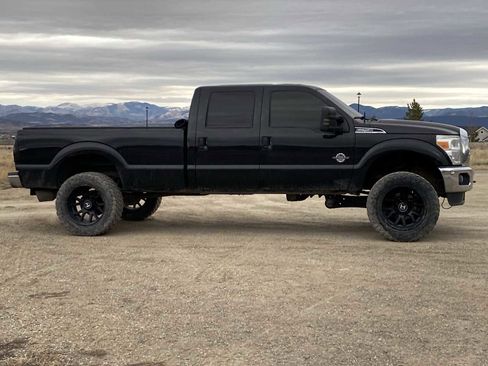 Used 2015 Ford F250 Lariat w/ Lariat Interior Package image 17