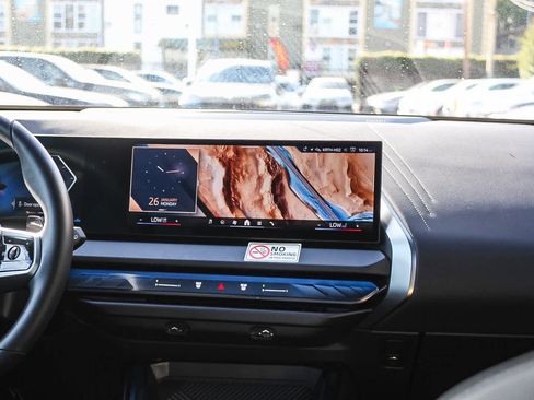 Used 2025 BMW X3 xDrive30i w/ M Sport Package image 13