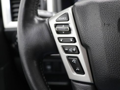 Used 2018 Nissan Titan SV w/ SV Convenience Package image 23