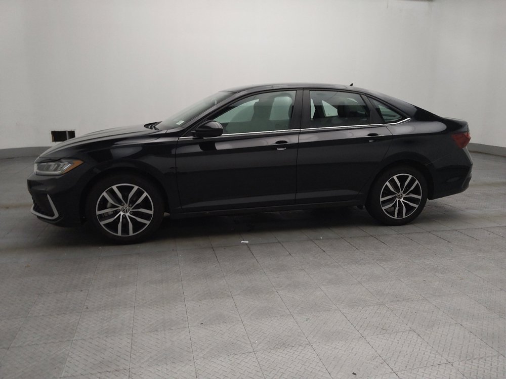 Used 2025 Volkswagen Jetta SE FWD image 2