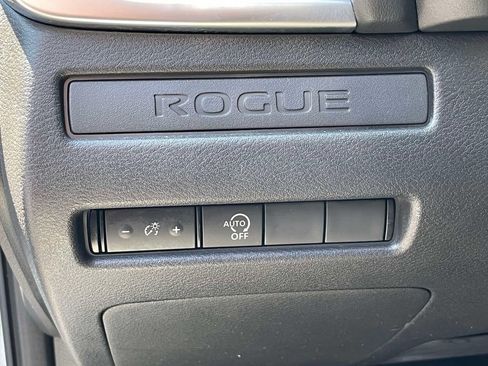 Used 2023 Nissan Rogue S AWD/4WD image 19